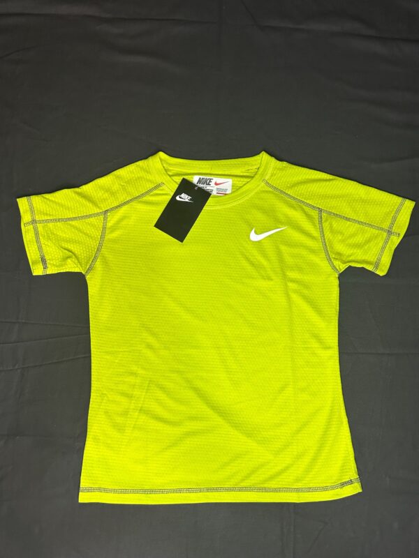 Remera Nike de Polyester deportivo