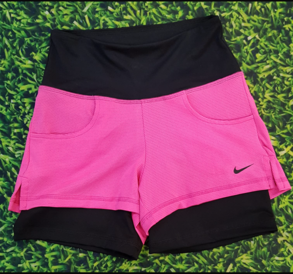 Doble Short Nike interior ajustado de Lycra con Polister