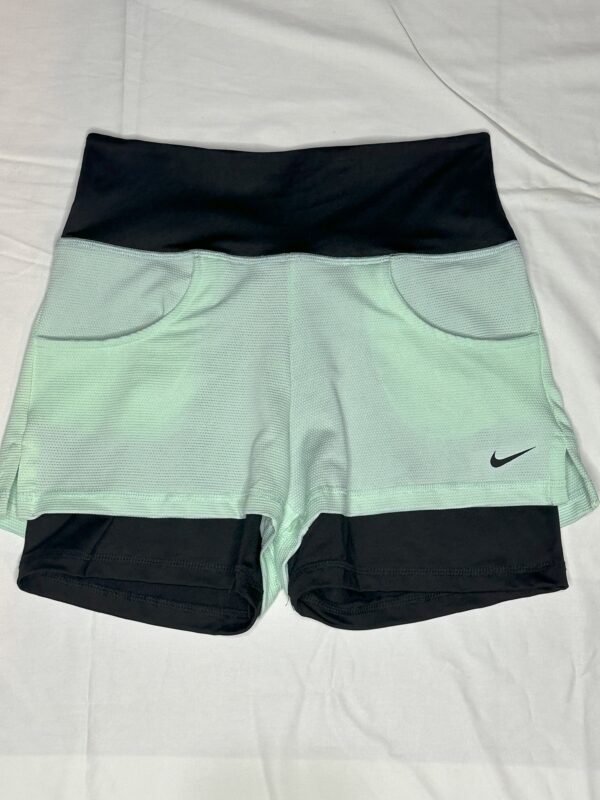 Doble Short Nike interior ajustado de Lycra con Polister