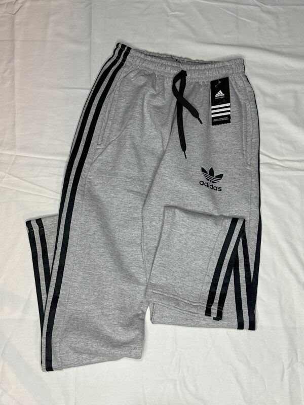 Jogging marca Adidas frisado de algodón grueso