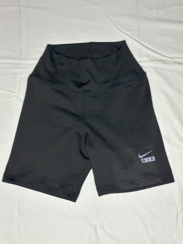 Biker corta Nike de Lycra negra